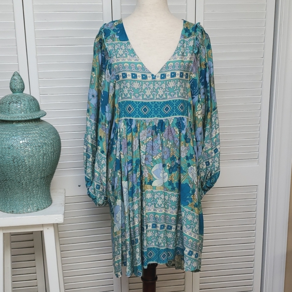 GiGio Size M  Boho Floral Print Dress